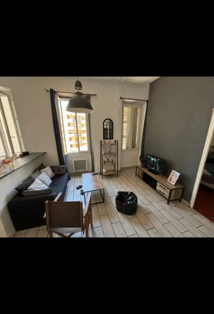 Bright Flat Near The Beach And Old Port Marseille
